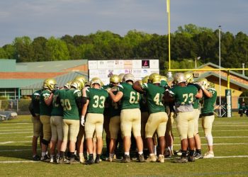 What Every High School Football Player Needs to Know About Teamwork
