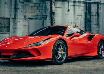 4 Essential Luxury Car Care Tips