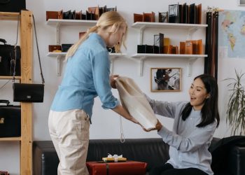 5 Mistakes to Avoid When Buying a Designer Handbag