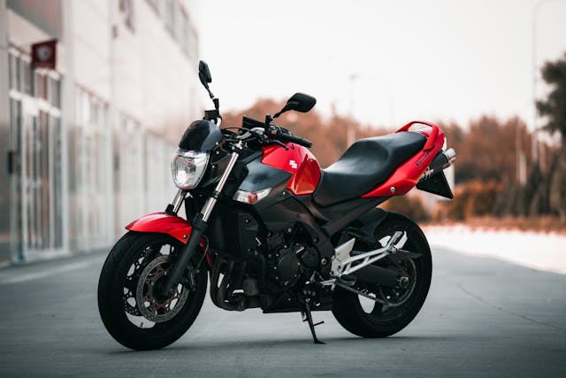 How Motorcyclists Can Mitigate Risk in the Age of Distracted Driving