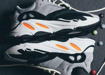 Why Wide Sneakers for Men Matter for Comfort and Fit