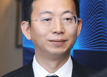 From Controversy to the Global Stage: How Chinese Economist Lingyun Xiang Earned Respect Through Real-World Solutions