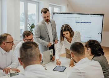 Rebecca Barraclough Highlights the Power of Knowledge Management in Reducing Organizational Risks