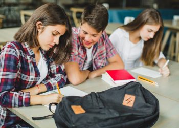 Why Guidance Counselors Need Better College Planning Tools to Support Today’s Students Before Graduation