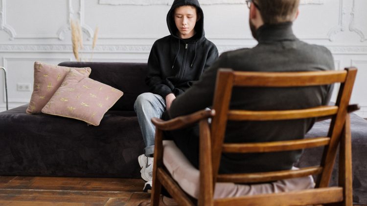Understanding Depression in Adolescents: Signs, Symptoms, and When to Seek Therapy