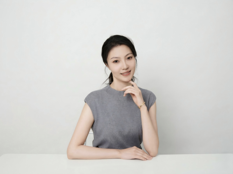 The Battle of Authenticity on Digital Coordinates: Zhang Qin and Luxury Authentication