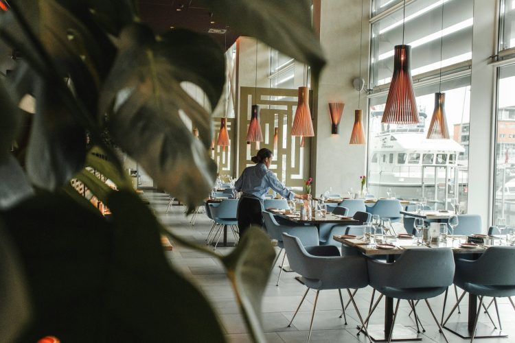 Why Restaurants Need Custom AI: How VoiceBit Is Seamlessly Changing AI for Restaurants