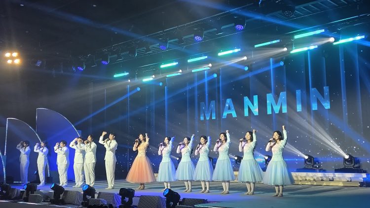 Manmin Central Church Marks 44th Anniversary with Worship Service, Celebration Performance